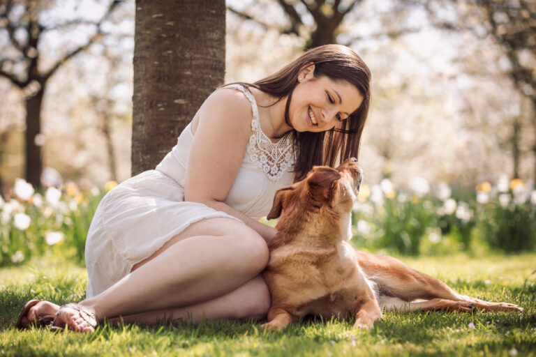 *Maren & Holly* *Maren & Holly*