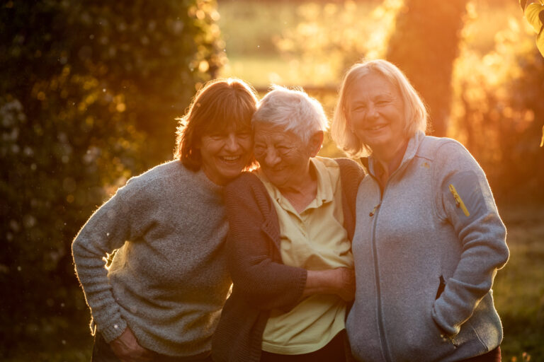 *Christel, Irmel & Barbara* *Christel, Irmel & Barbara*
